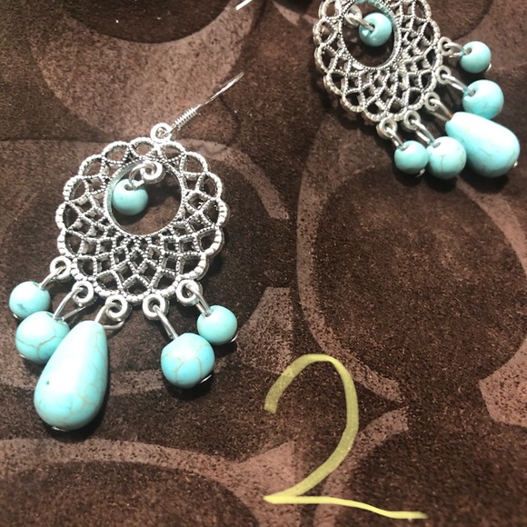 Statement earrings - Picture 5 of 13